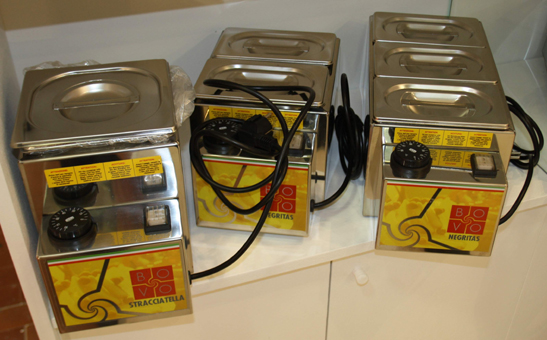 Warmhaltebehälter mit Thermostat für 1 Farbe Copertura Stracciatella zum Überzug für Eis und Eistüten bei GroßHandel EIS GmbH