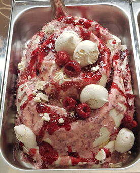Eisidee Himbeereis Baiser. Eisbaiser mit Variation Himbeer