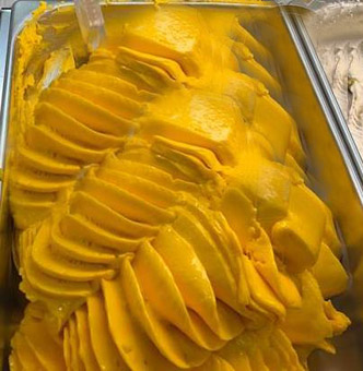 Eisidee Mango Lassi Eis. Mangojoghurt als Eis