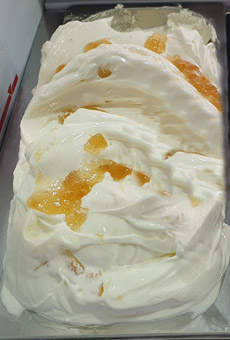 Eisidee Mascarpone Birne Variegato. Birne auf Mascarponeeis