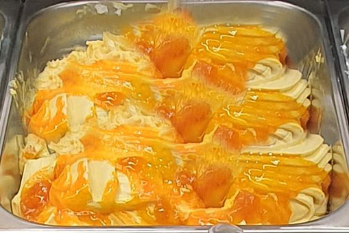 Eisidee Vanille Aprikose. Variation Marille auf Vanille