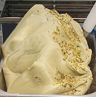 Eisidee Pistazien Kerman. Iranische Pistazienpaste als Eis