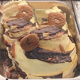 Eisidee Kekseis mit Erdnuss Fondente als Eis