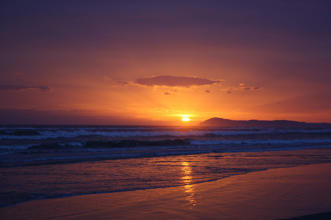 Außergewöhnliche Bilder. Sonnenaufgang am 17.1.2015 in Rimini vor der Eismesse Sigep. Weltweit größte Eismesse für Eiserzeuger, Eisverkäufer und Eisliebhaber. Bild: GroßHandel Eis GmbH