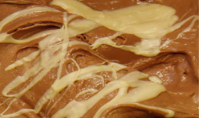Eis & Gelati Variegato. Zur Eisdekoration oder Marmorierung von Speiseeis. Sehr cremig und weiß für Schokolade und dunkle Eissorten.