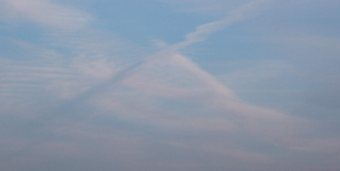 Wolkenbilder. Pyramide. Pyramide in Oberösterreich, Raststation Aistersheim. Bild: GroßHandel Eis GmbH