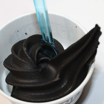 Für Softeis. Kokosnusswasser mit Kohlenstoffeis Black Coconut Ice Hawaii. Eis mit Carbon - Kohlenstoff auf Kokosnusswasser.  Vegan und Laktosefrei. Für Fräser, Softeis, Slush und Granita 