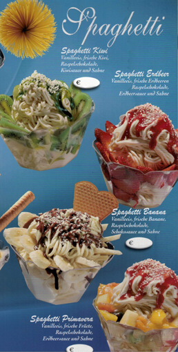 Eisbecher zum Mitnehmen. Eiskarte Mitnehmbecher. Früchteeisbecher und Milcheisbecher to go, Schöne Eisbecher für Unterwegs mit verschiedenen Eiszutaten. Spaghetti Eisbecher mit Kiwi, Eisspaghetti Erdbeer mit Erdbeersoße, Eisspaghetti mit Schoko und Bananen, Eisspaghetti Primavera. GroßHandel Eis GmbH