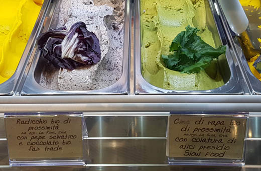Host Milano / Mailand. Speiseeis mit Radiccio Salat, Rübenspitzeneis aus Rübenblätter