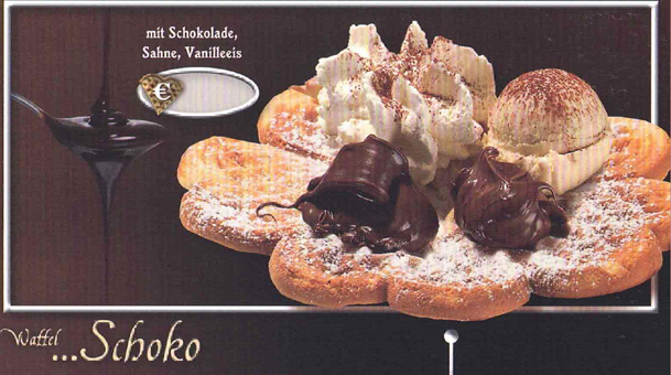 Frisches Waffel mit Vanilleeis, Schlagobers, Variation Edelnougat, Staubzucker. Eis & Gelati